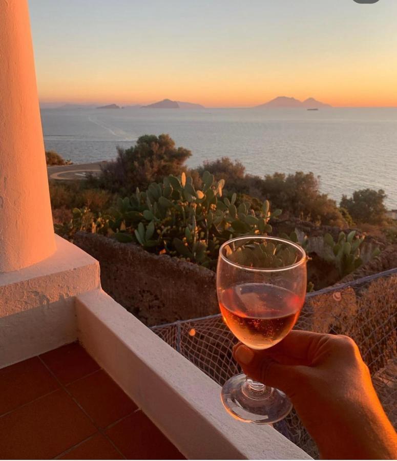 Luna Rossa Ginostra Esterno foto